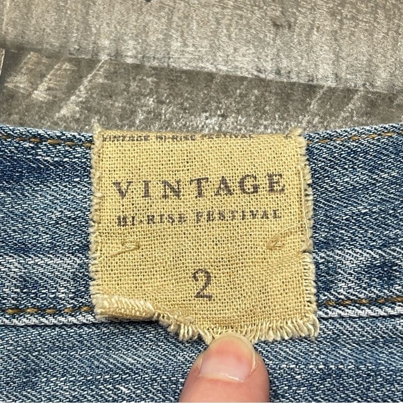 NWOT American Eagle Distressed Vintage Hi-Rise Festival Jean Short size 2 - Picture 7 of 12